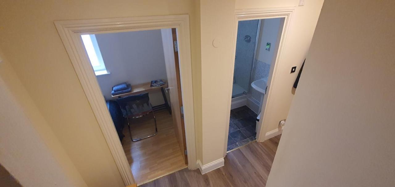 Double Room&Private Bath Near The Square Mile Лондон Экстерьер фото